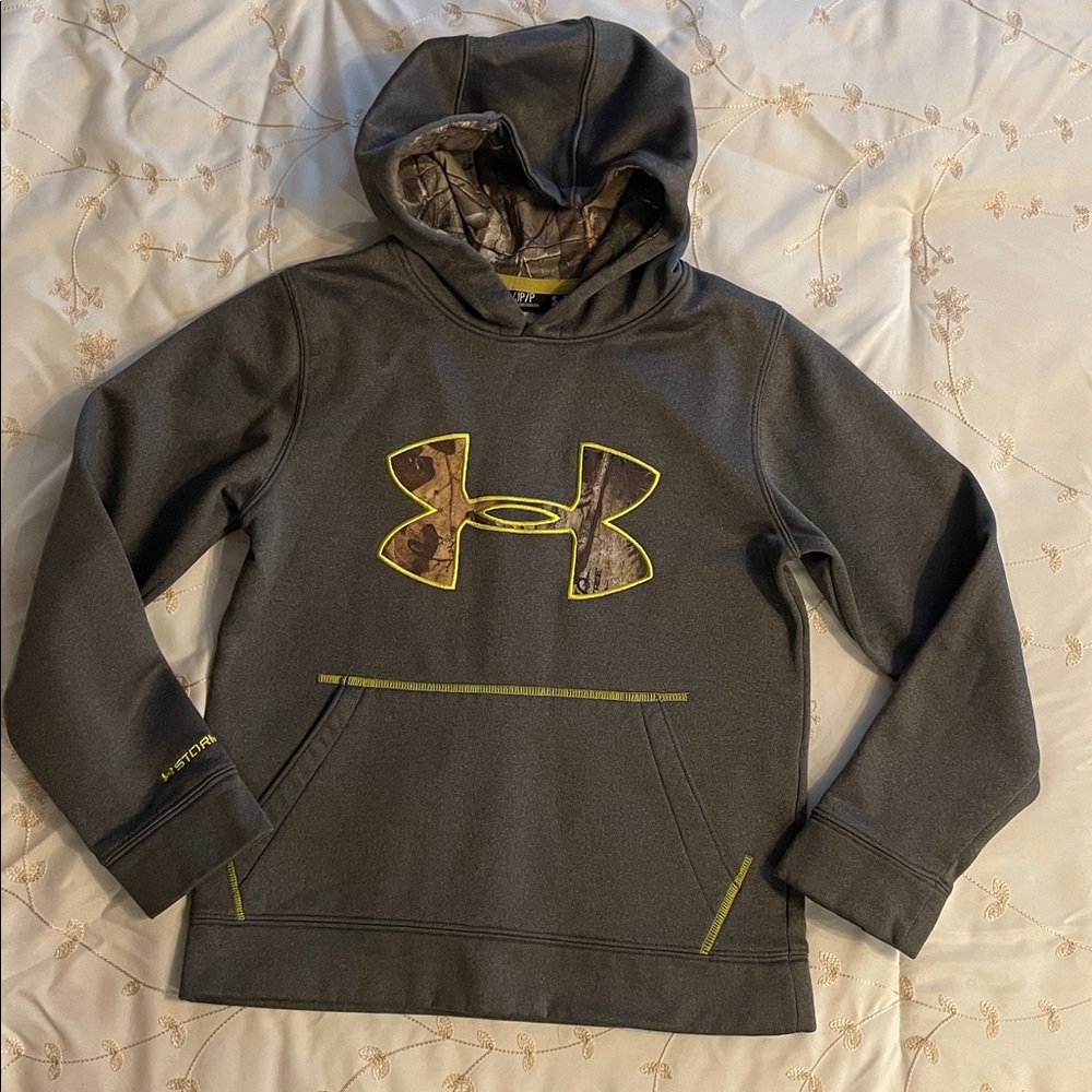Under Armour Boys Hoodie Size YSM